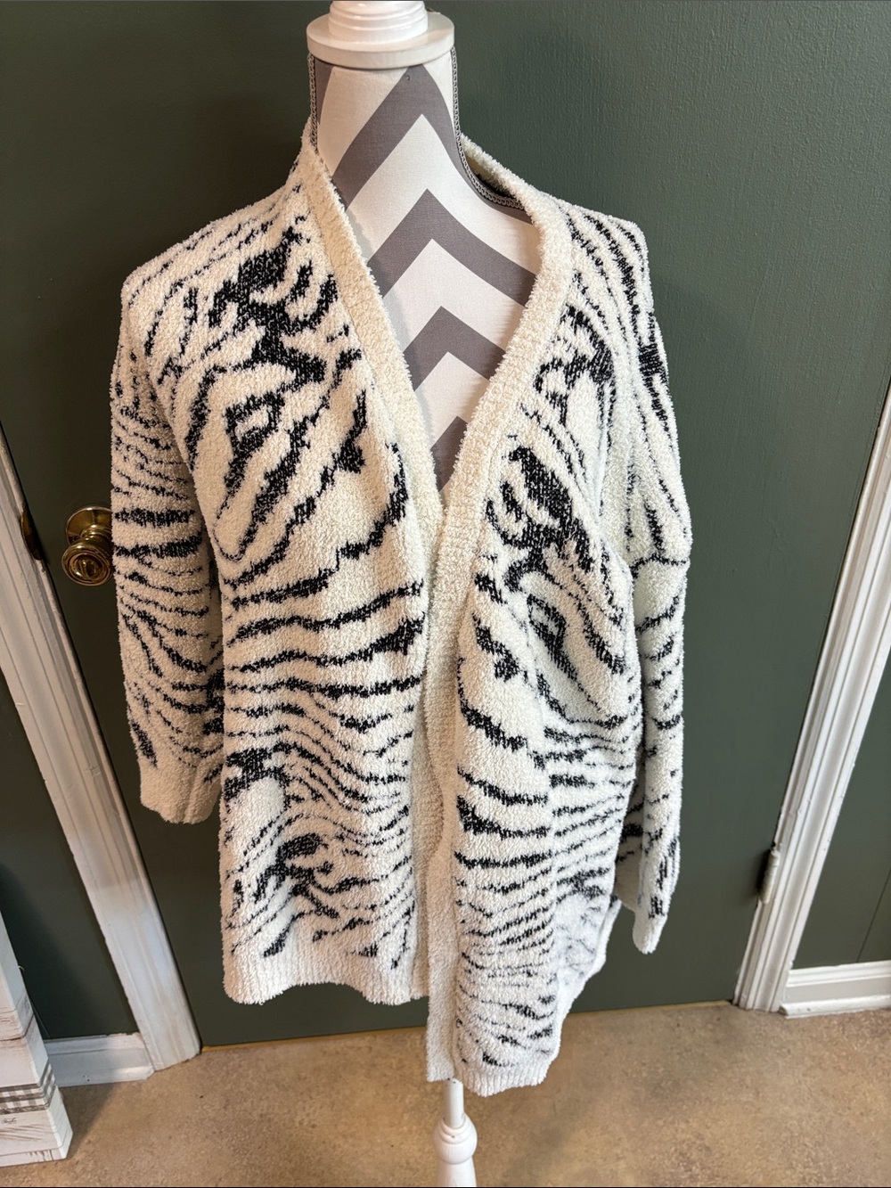 Absolutely Famous Black & White Zebra Knit Open-Front Cardigan